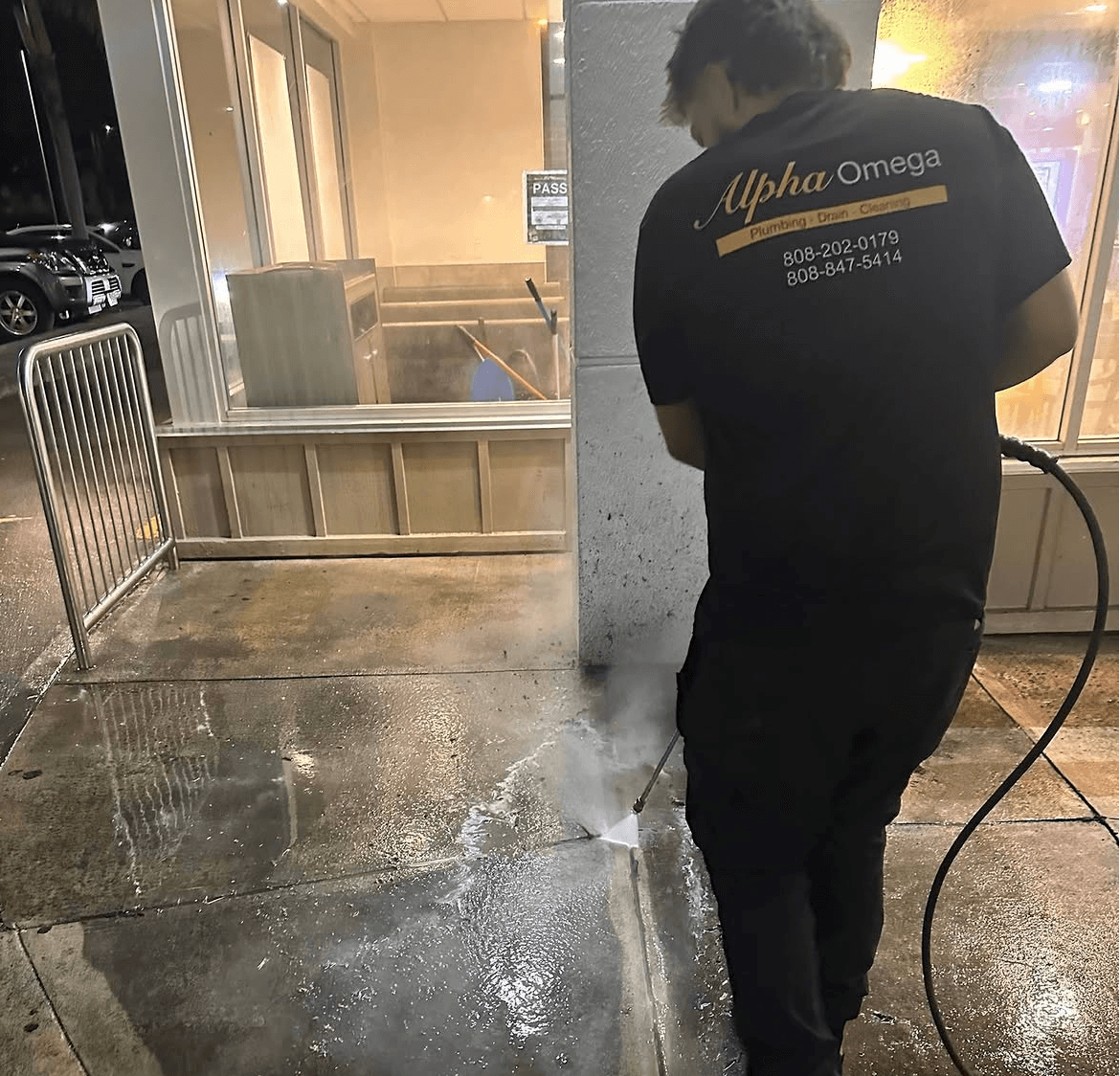 Hydro jetting a sewer line